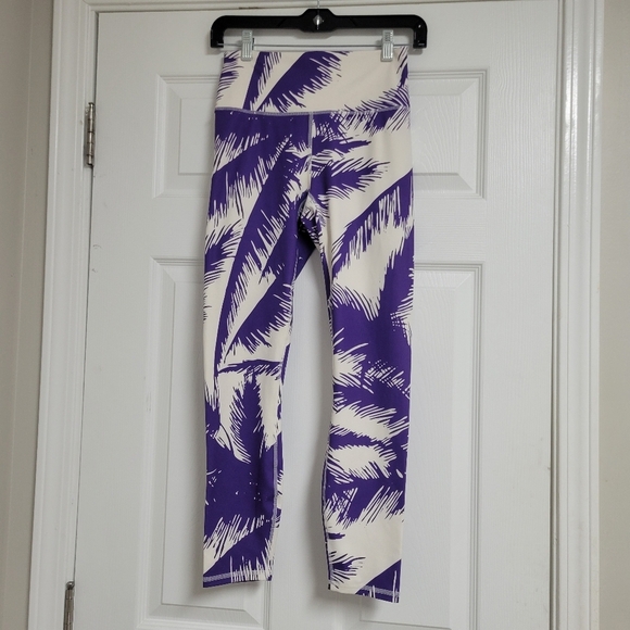 Flabletics NWT
Pure-luxe Oasis High-Waisted Leggins Tropical Palm. - Picture 4 of 13